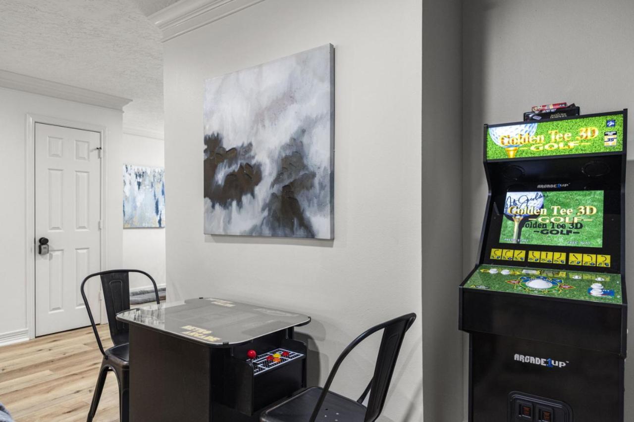 Holiday home Montrose Hideaway Walkable Art Retro Games